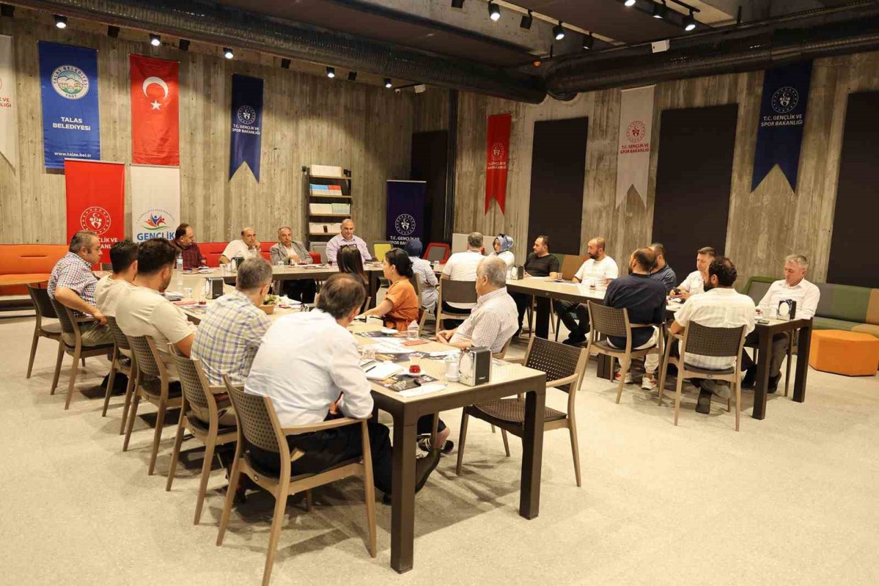 Esnaf buluşmaları kaldığı yerden