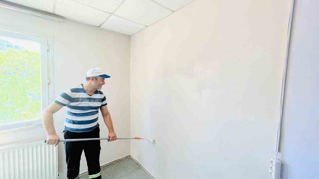 Öğrenciler yurtları yeni döneme hazırlanıyor