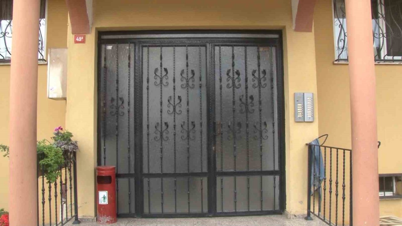 Kartal’da 48 bin TL’lik 3 bisiklet çalıp kaçtılar