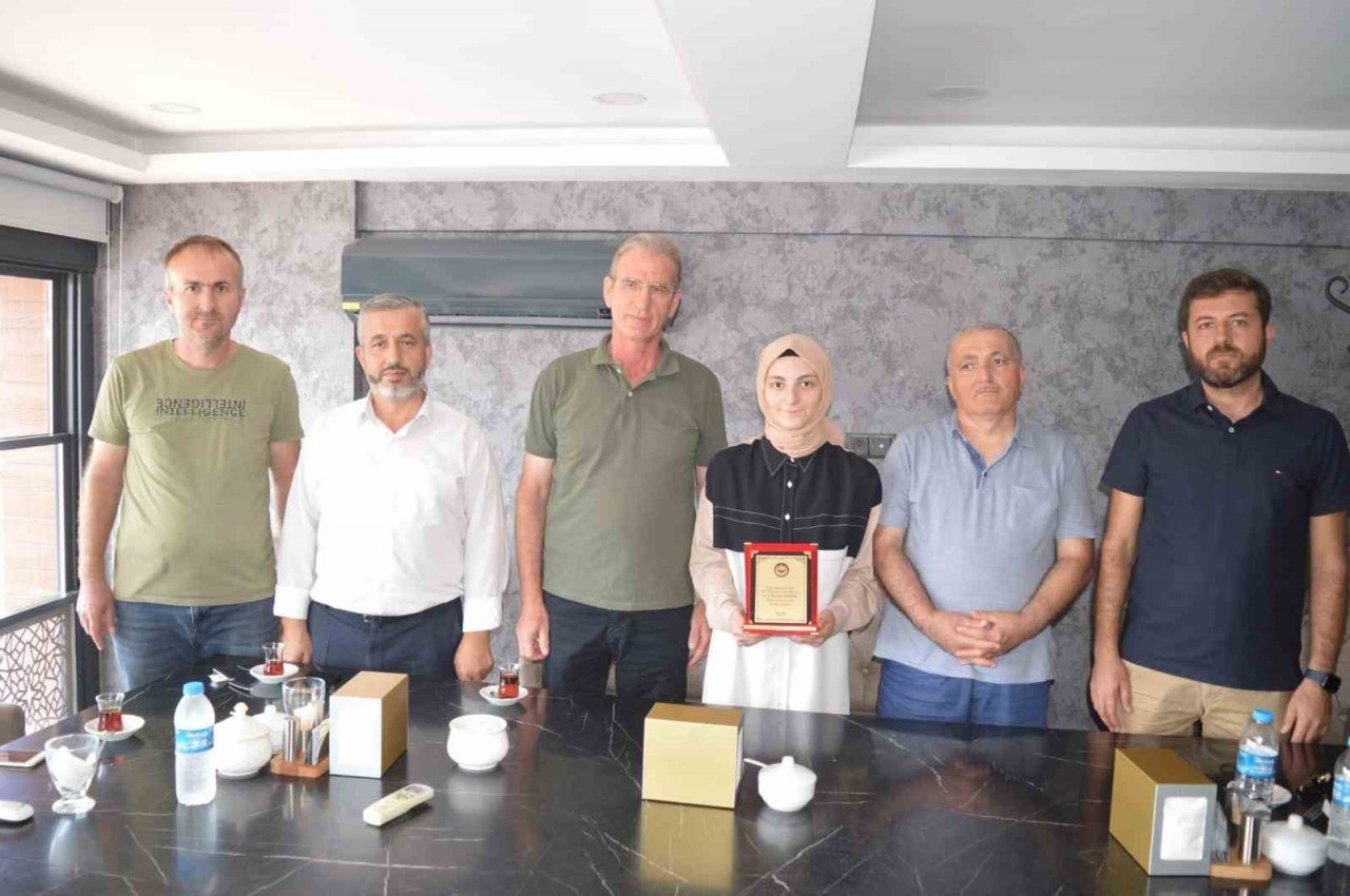 YKS Türkiye 80’incisine ödül