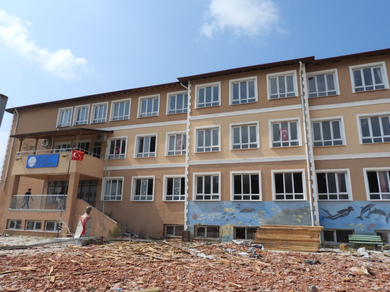 Deprem bölgesine anlamlı destek