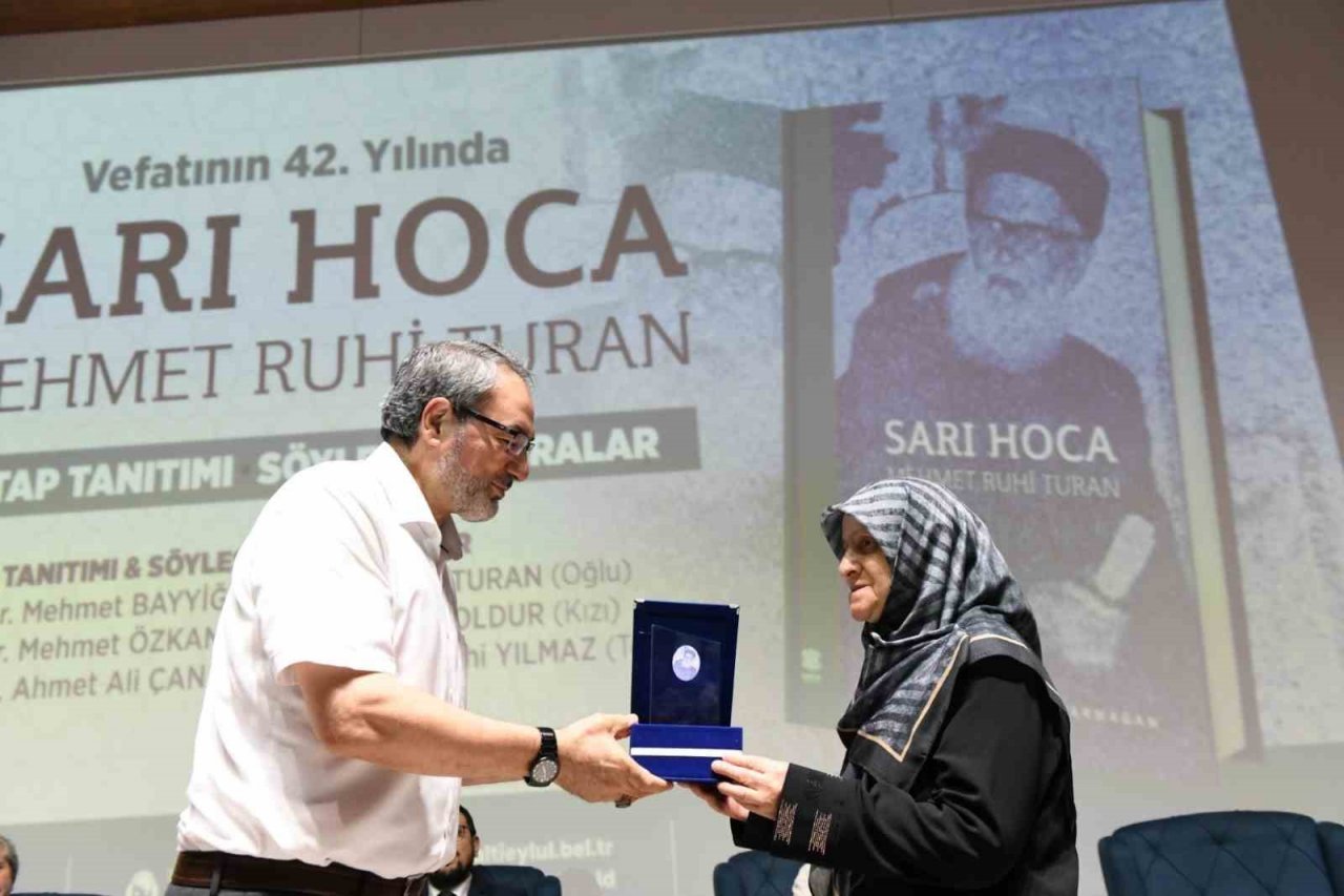 Altıylül Belediyesi’nden değerli bir eser ’Sarı Hoca’