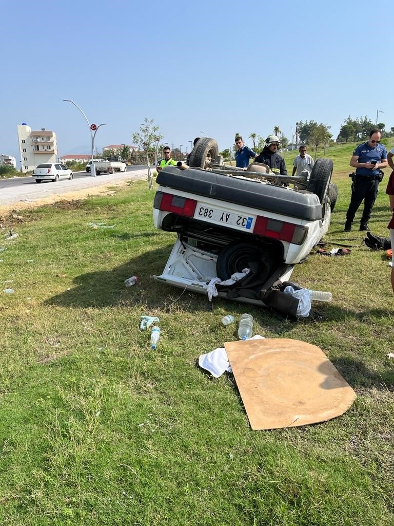 Yoldan çıkan otomobil devrildi: 1 yaralı