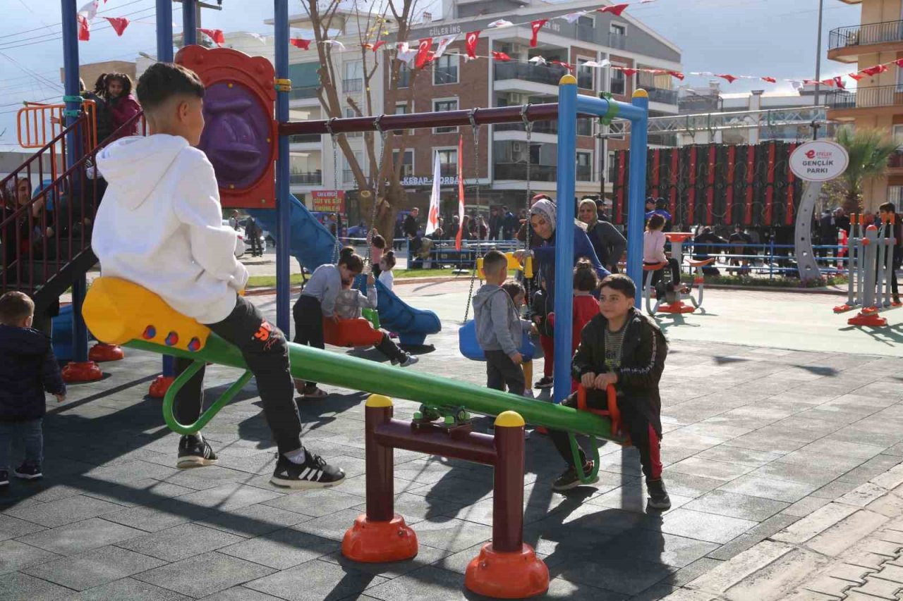 Efeler’in ekipleri ilçe genelinde çalışmalarını sürdürüyor