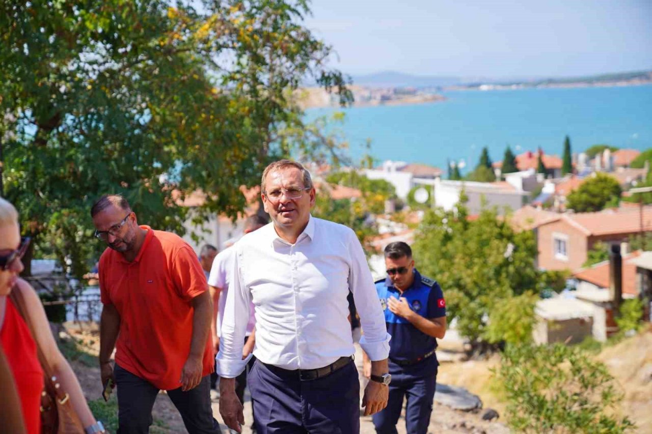 Ayvalık’ta Mesut Ergin’den gece gündüz sokak buluşmaları