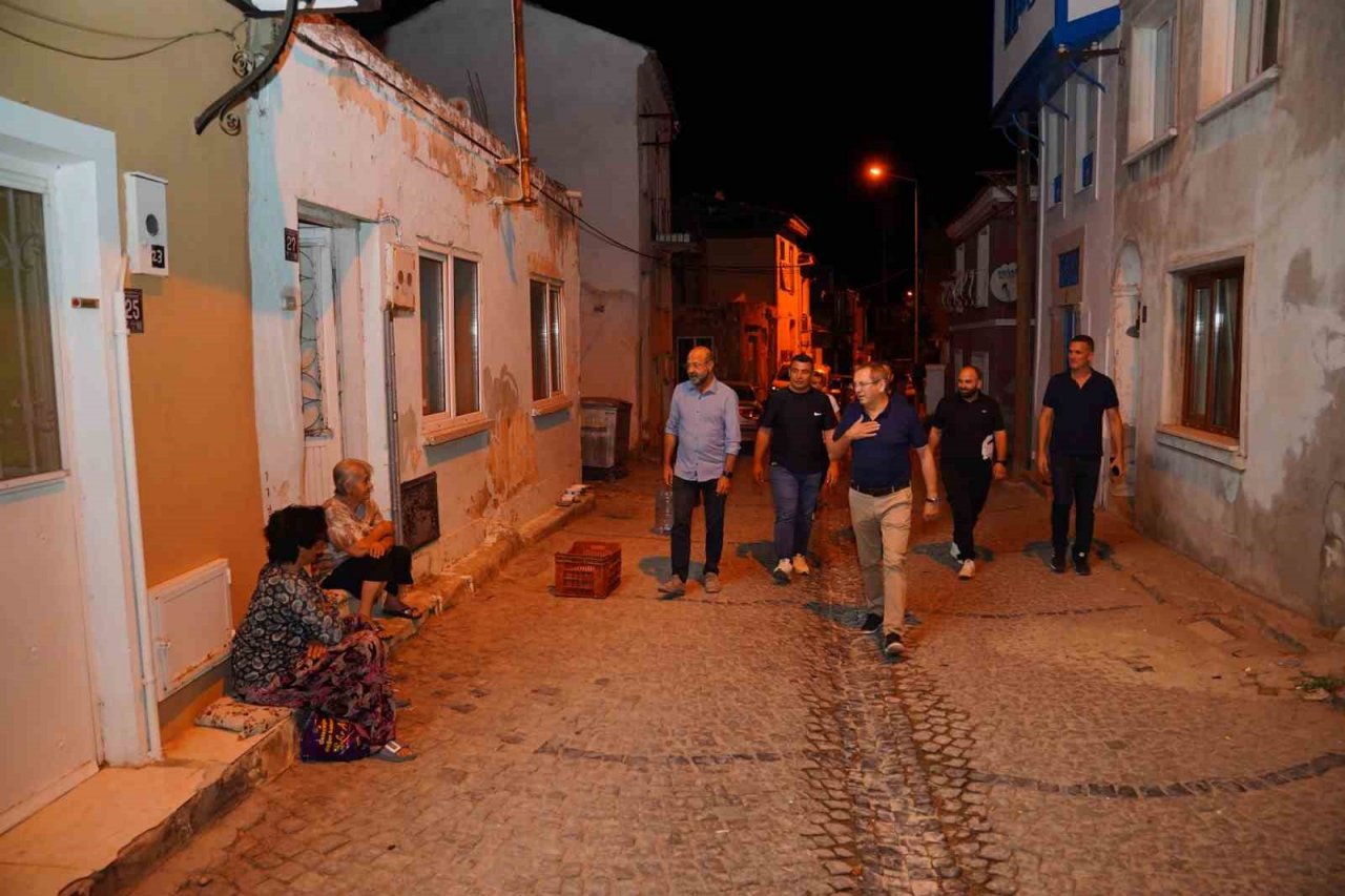 Ayvalık’ta Mesut Ergin’den gece gündüz sokak buluşmaları