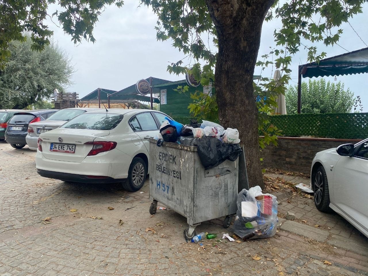 Erdek’te vatandaşların ’çöp’ tepkisi