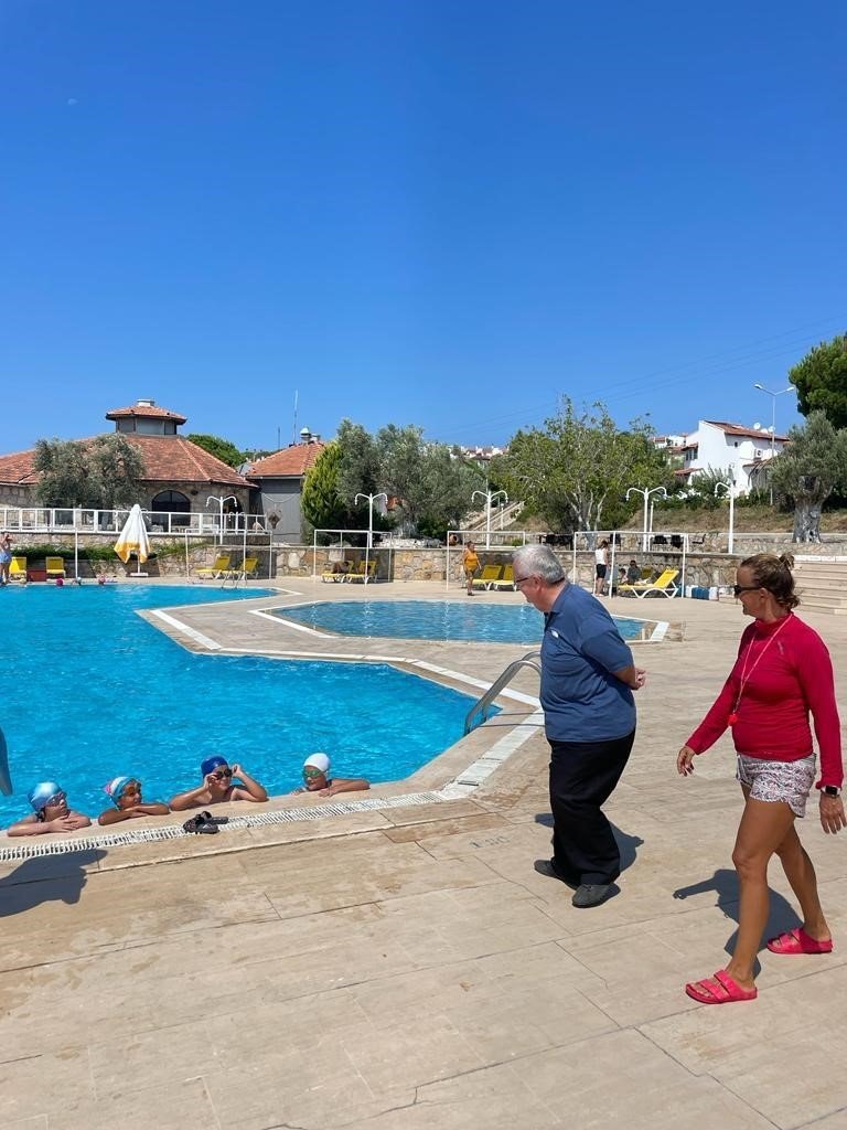 Gömeç Belediyesi yüzme kursu açtı