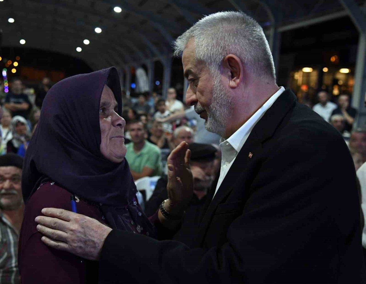 Başkan Başdeğirmen Çünür Mahallesi sakinleriyle bir araya geldi