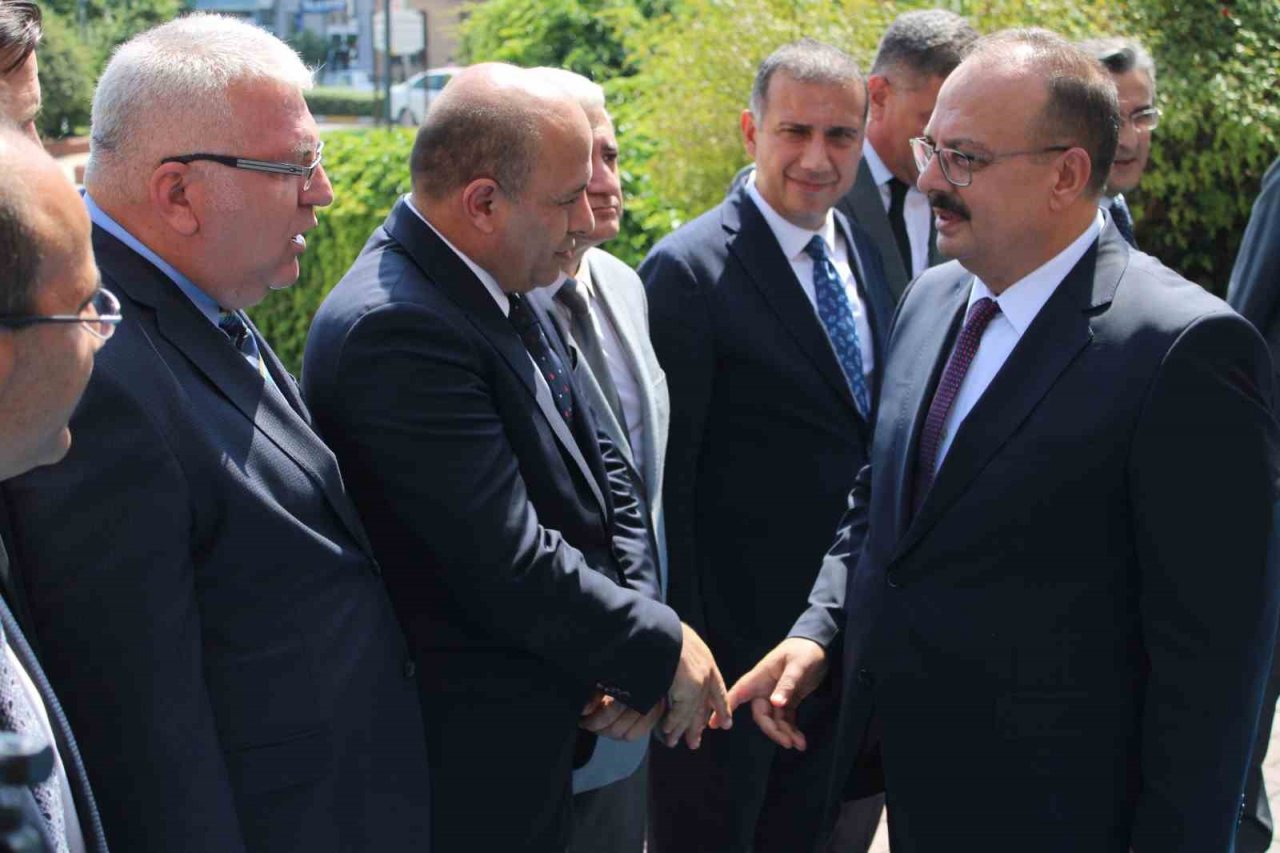 Aydın Valisi Canbolat göreve başladı