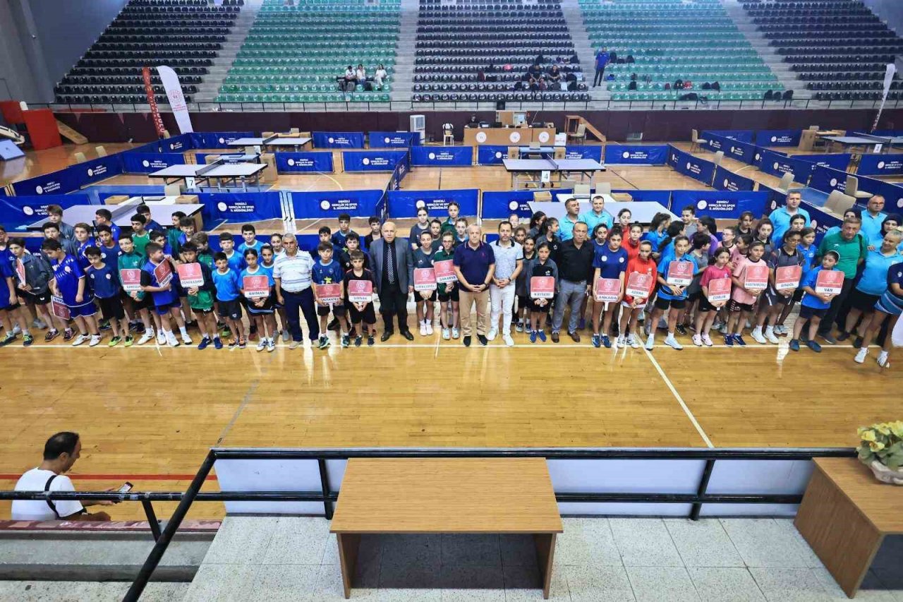 Anadolu Yıldızlar Ligi Masa Tenisi Türkiye Şampiyonası Denizli’de başladı