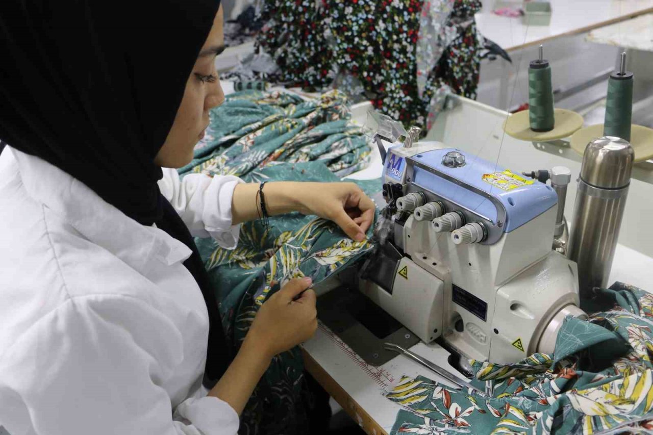 Diyarbakır’da ayda 66 bin ürün çıkartan firma, Ortadoğu’dan sonra Avrupa’yı giydirmeye hazırlanıyor