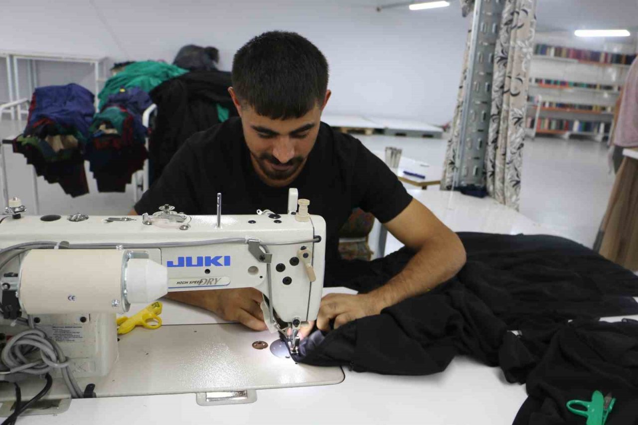 Diyarbakır’da ayda 66 bin ürün çıkartan firma, Ortadoğu’dan sonra Avrupa’yı giydirmeye hazırlanıyor