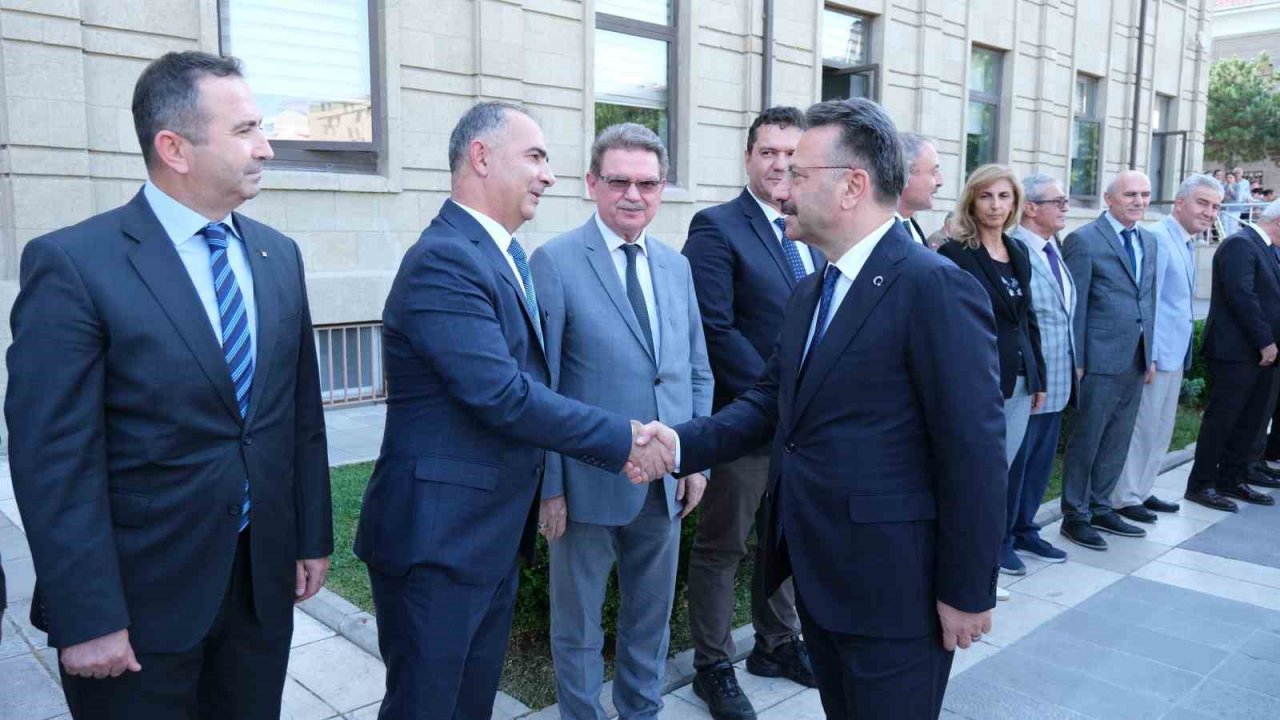 Eskişehir Valisi Aksoy görevine başladı