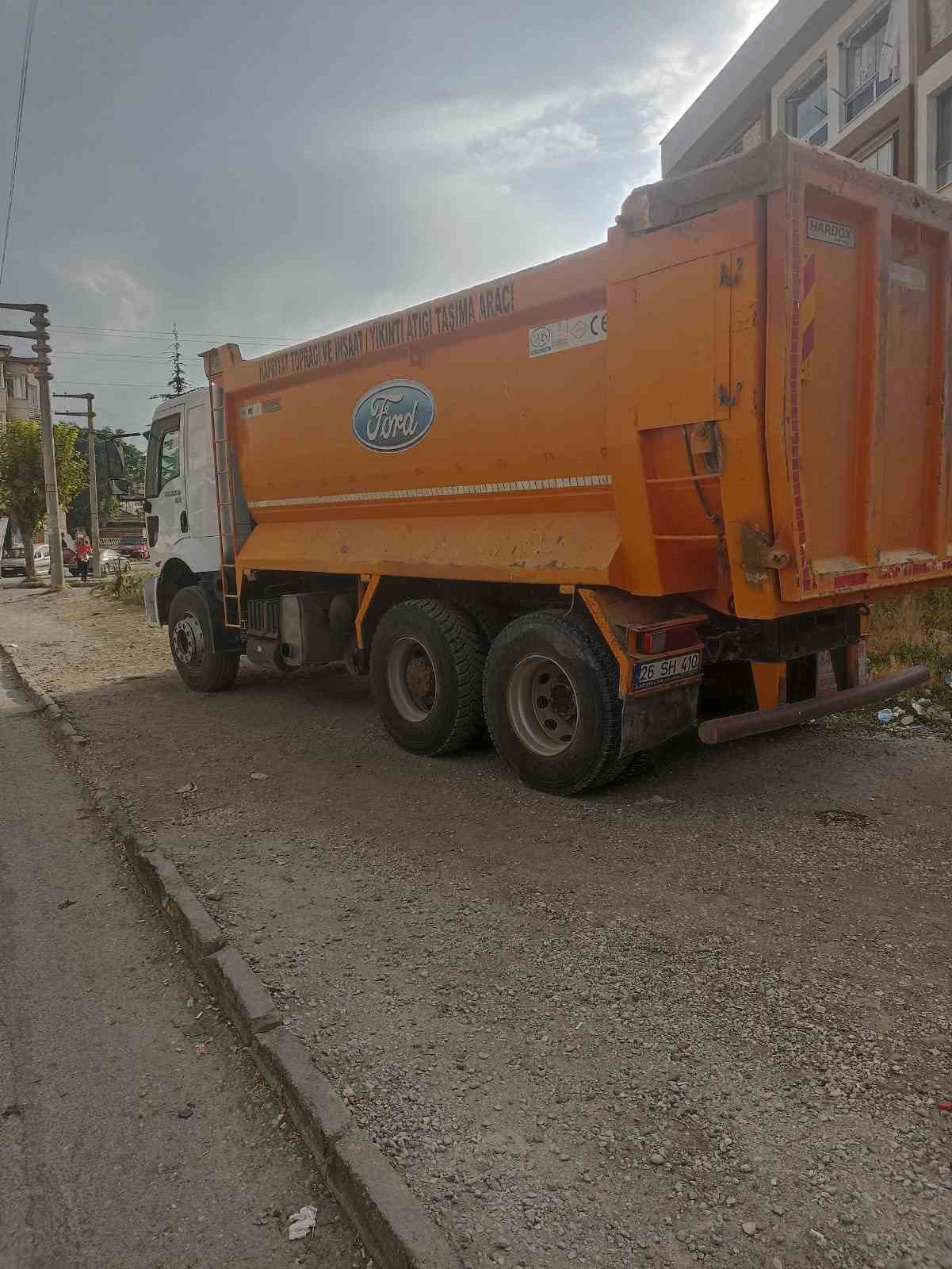 O yolda yarım kalan yapım çalışmaları başladı