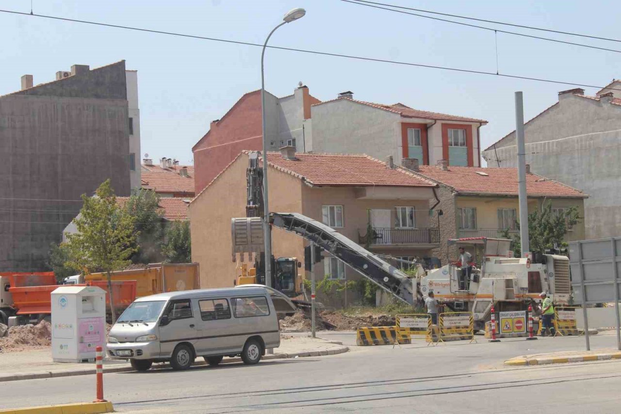 O yolda yarım kalan yapım çalışmaları başladı