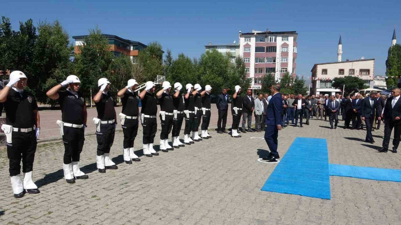Ardahan Valisi Hayrettin Çiçek göreve başladı