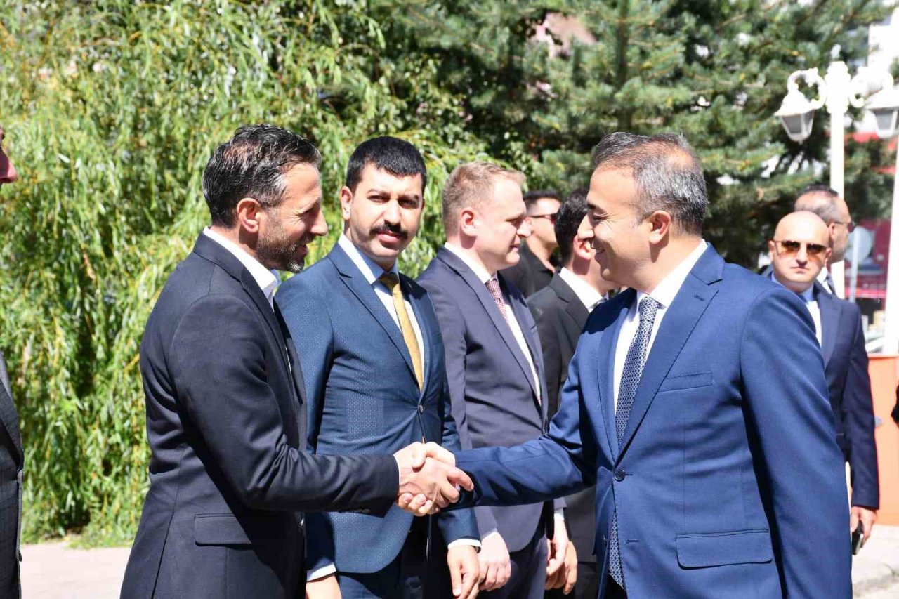 Ardahan Valisi Hayrettin Çiçek göreve başladı