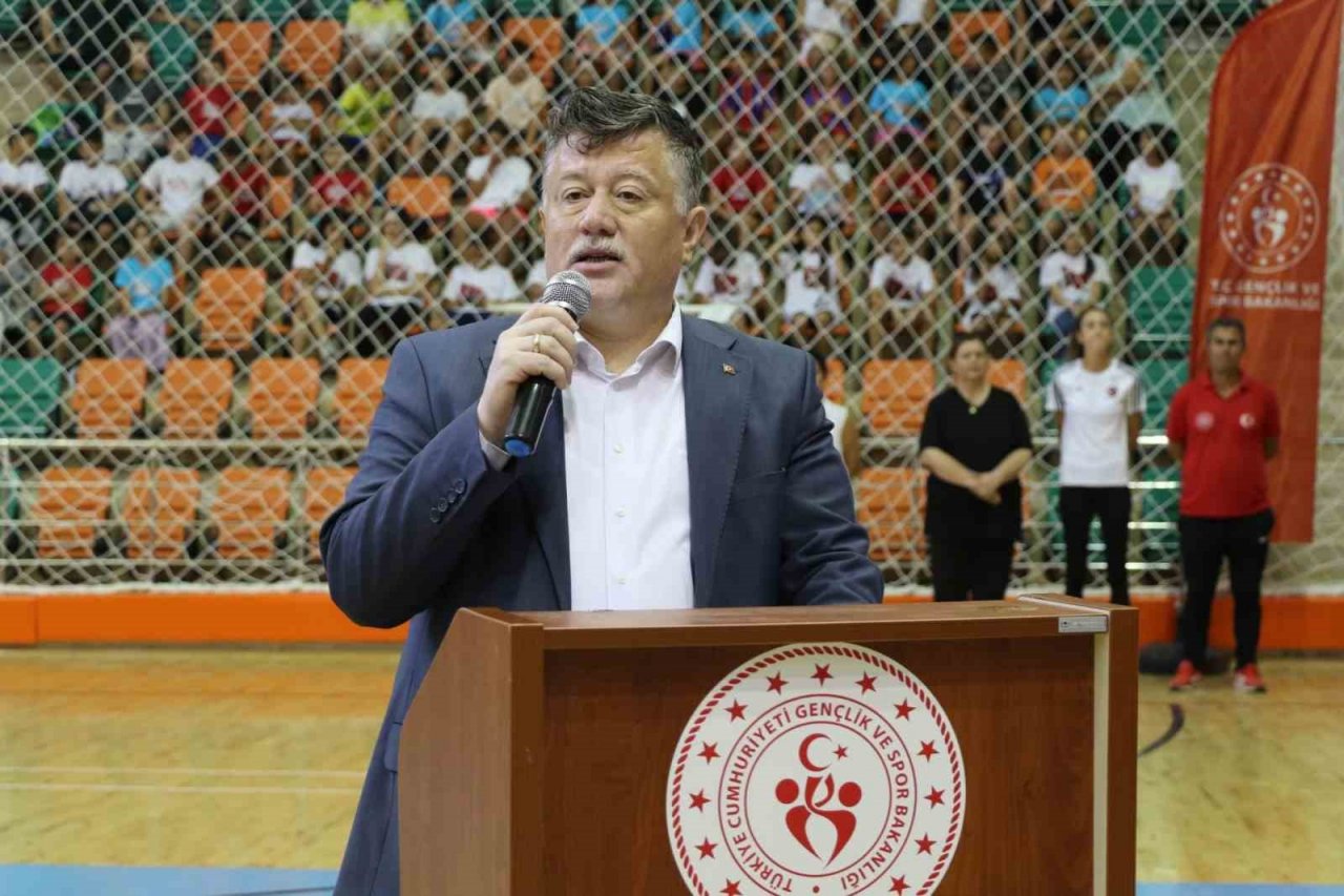 Aydın’da badmintonun yıldızları parlıyor