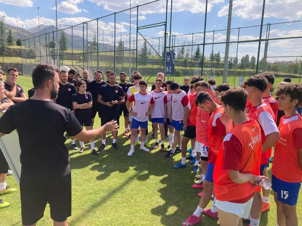 Antrenör Eğitim Programları Yoğun Bir Tempoda Sürüyor