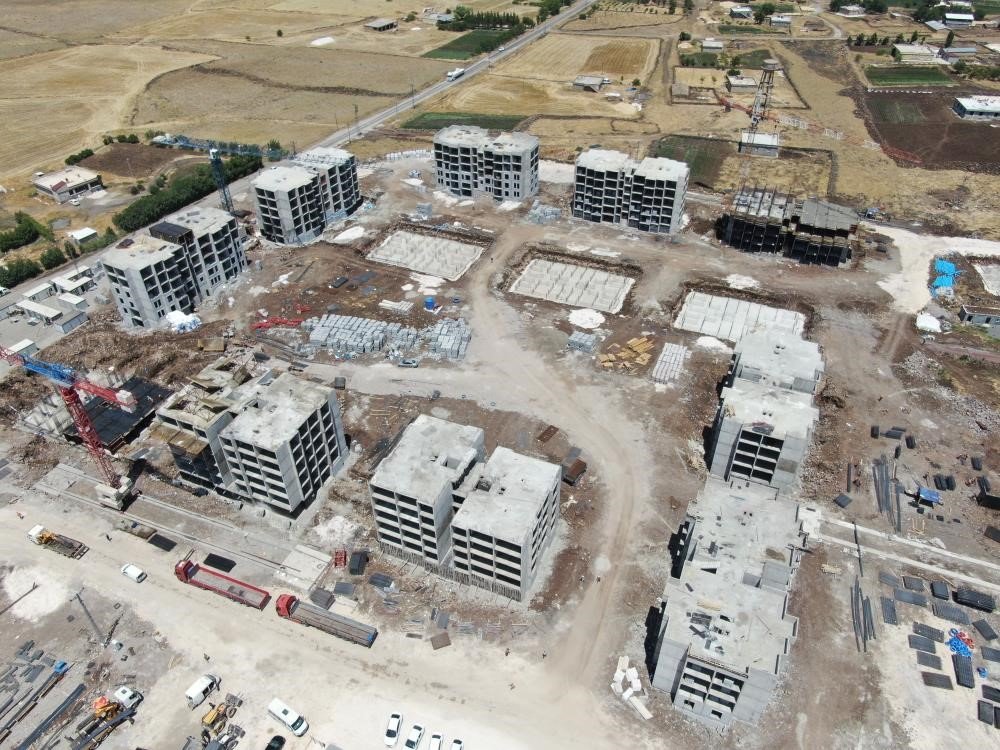 "İnşaat sektörü günlük 2 bin TL’ye çalışacak usta bulamıyor"