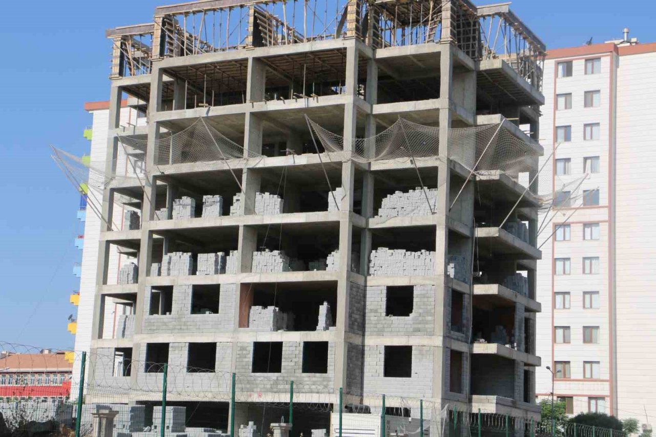 "İnşaat sektörü günlük 2 bin TL’ye çalışacak usta bulamıyor"