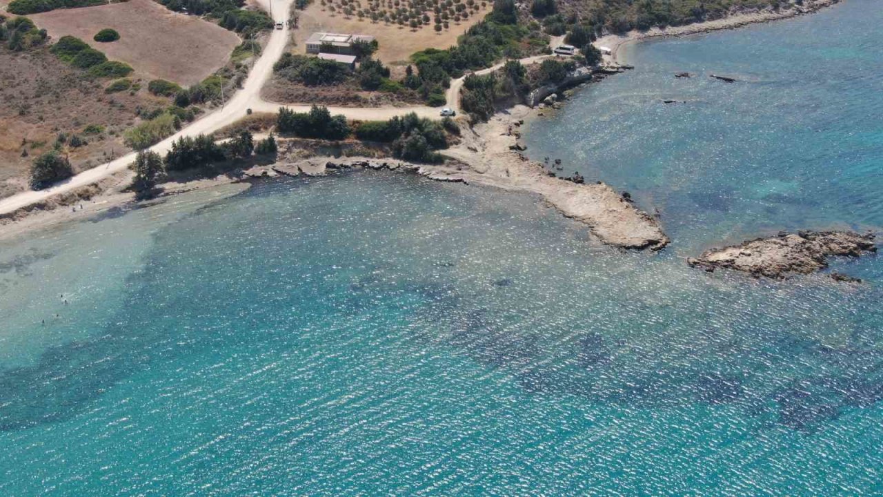 Çeşme’de sahillerin ücretli hale getirilmesine havlulu tepki sürüyor