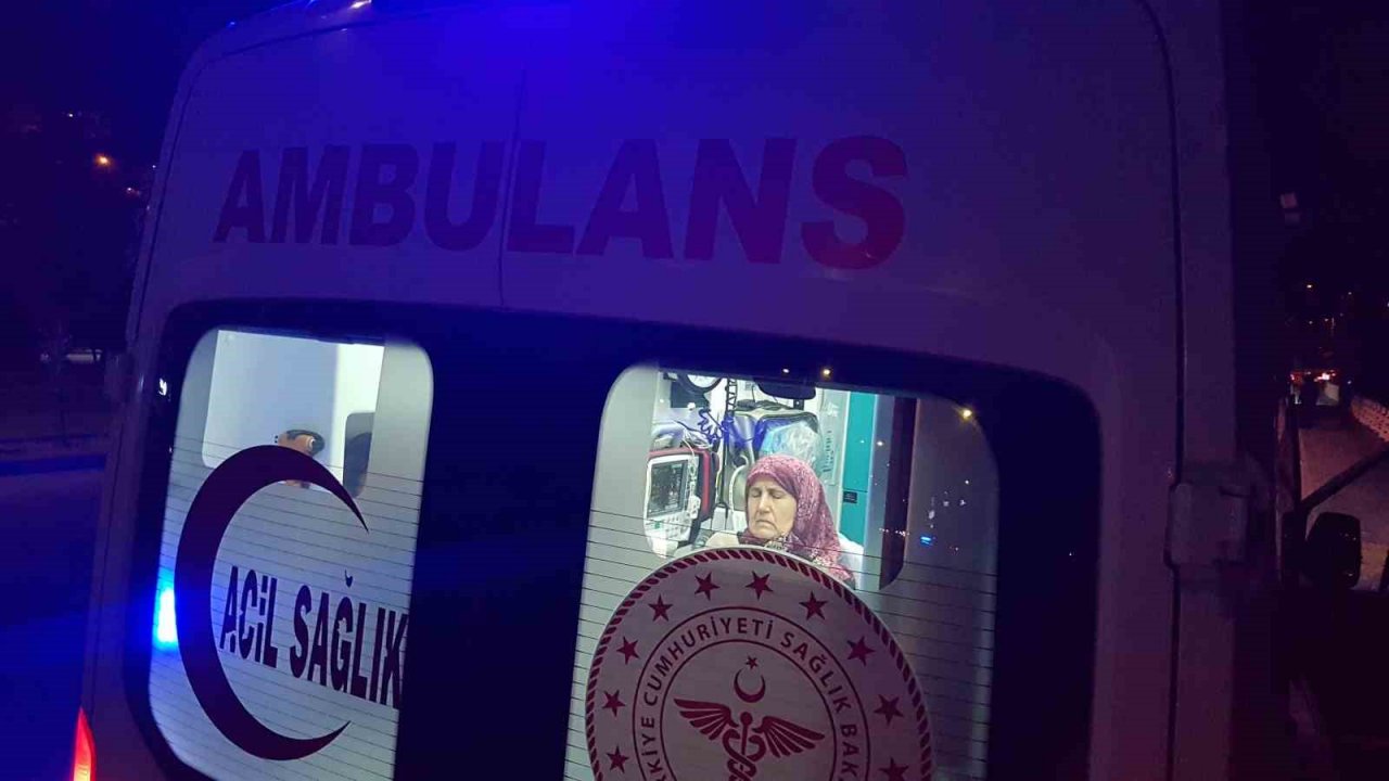 Otomobil bariyeri aşıp şarampole uçtu: 1 yaralı