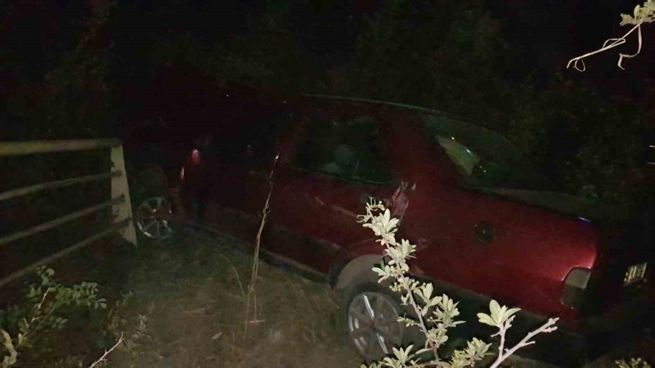 Otomobil bariyeri aşıp şarampole uçtu: 1 yaralı