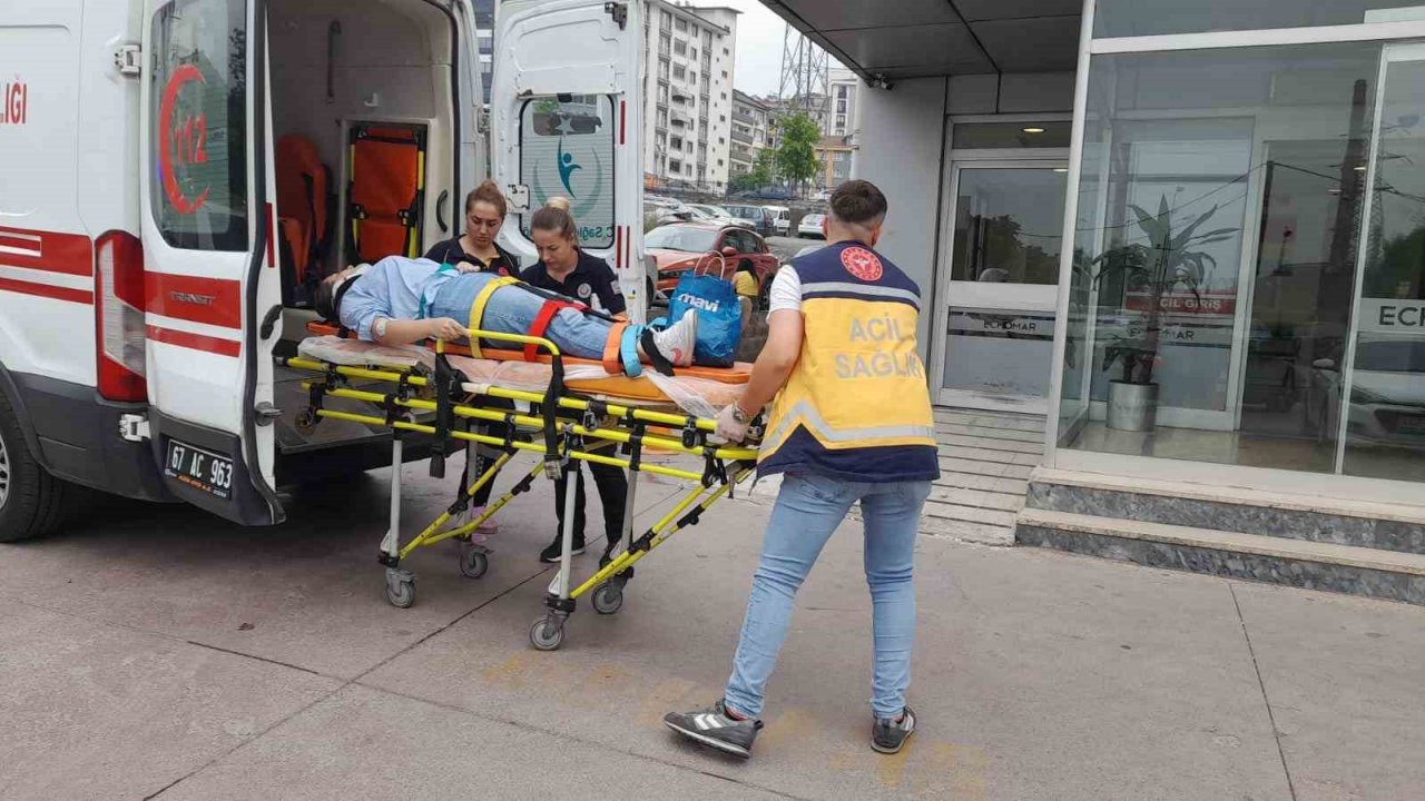 İş makinesi ile halk otobüsü çarpıştı: 7 yaralı