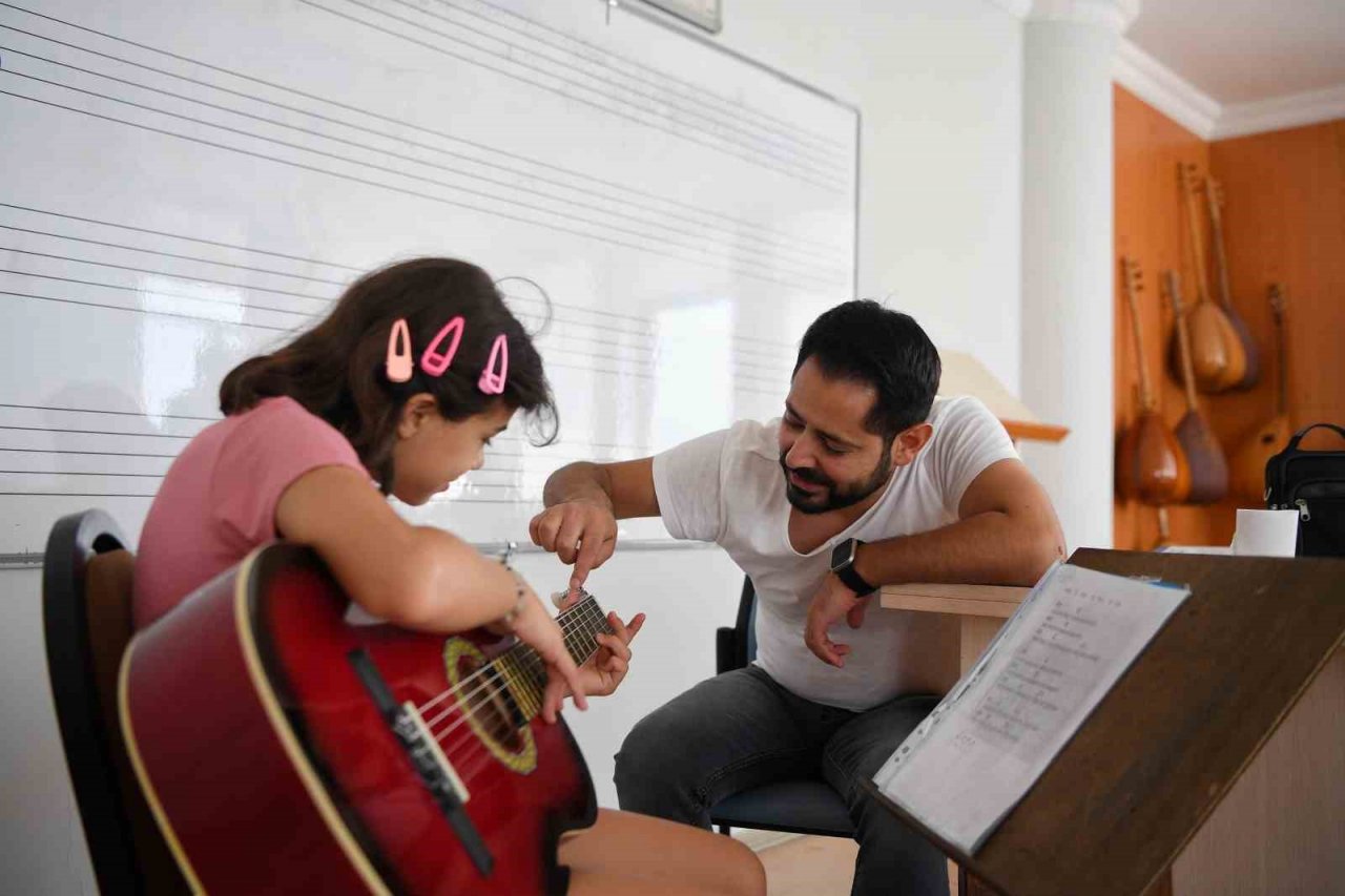 Konyaaltı’nda çocuklar yaz tatilini değerlendiriyor