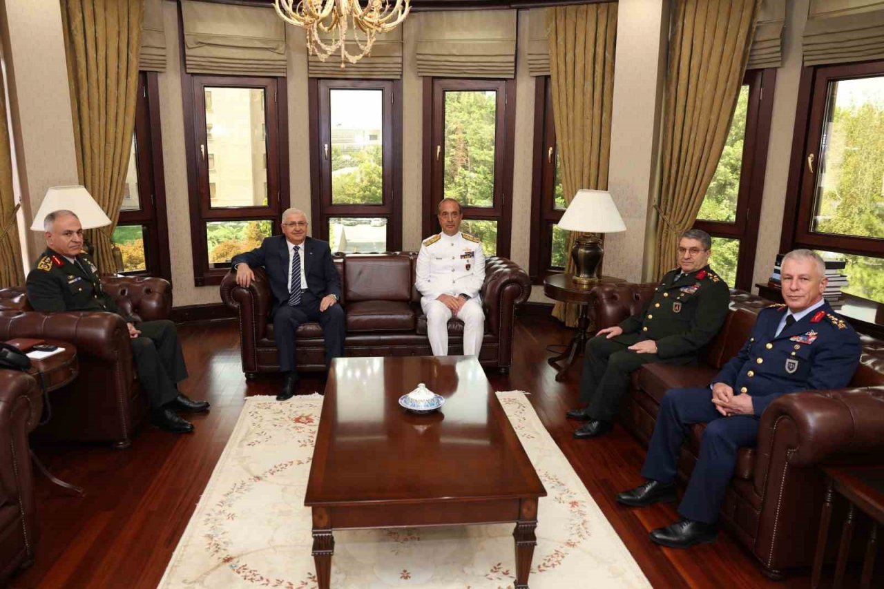 Bakan Güler’den Genelkurmay Başkanı Gürak’a ziyaret