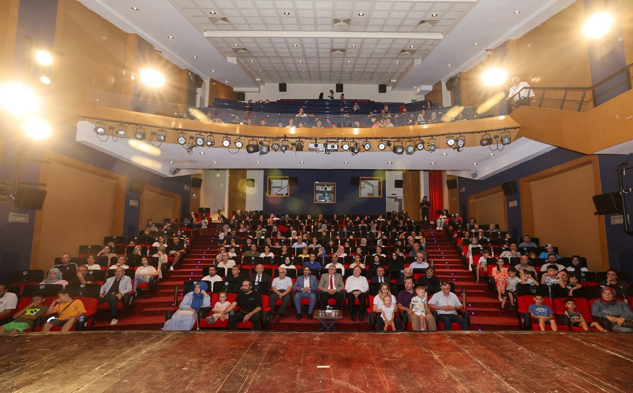 Tiyatro eğitimleri sona erdi