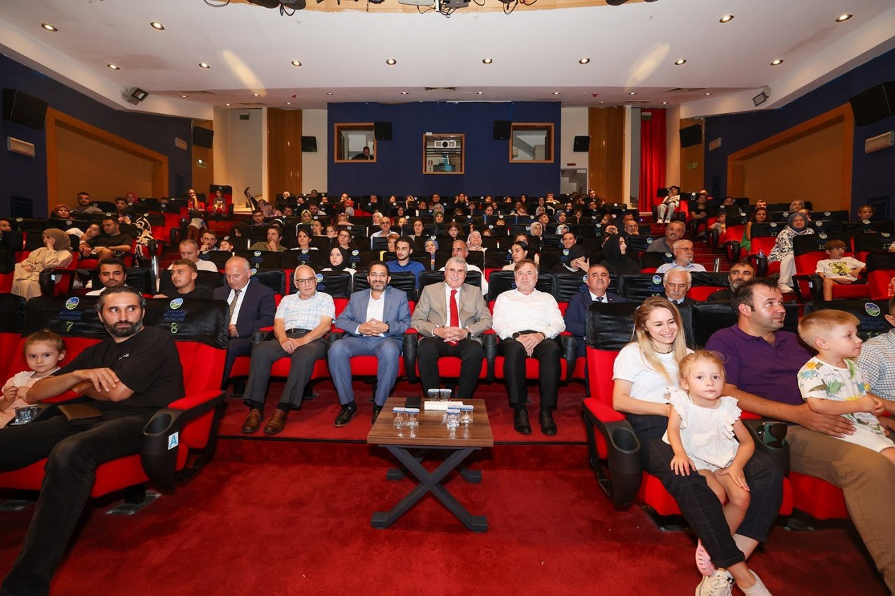 Tiyatro eğitimleri sona erdi