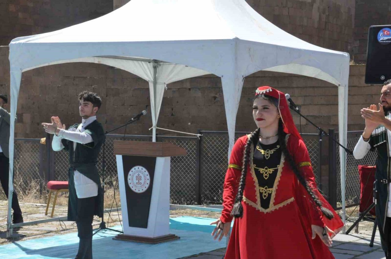 Ani’de fetih coşkusu