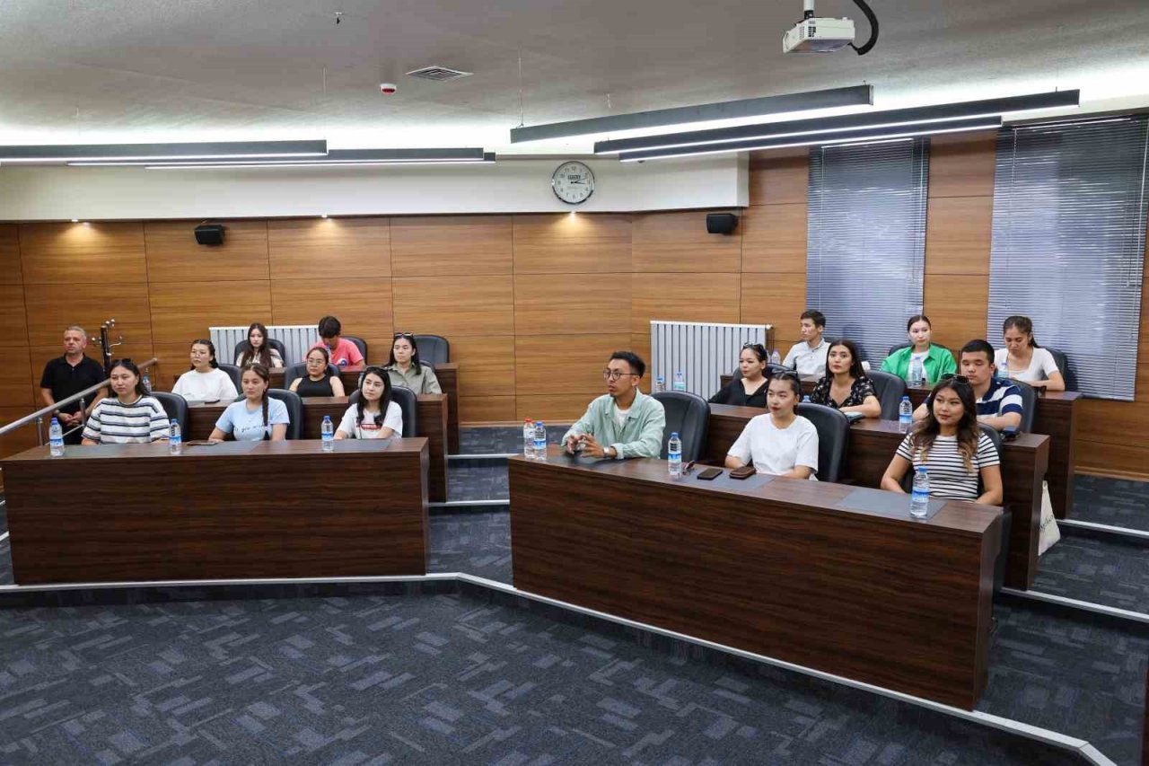 Kırgız öğrencilerden Hacılar’a ziyaret