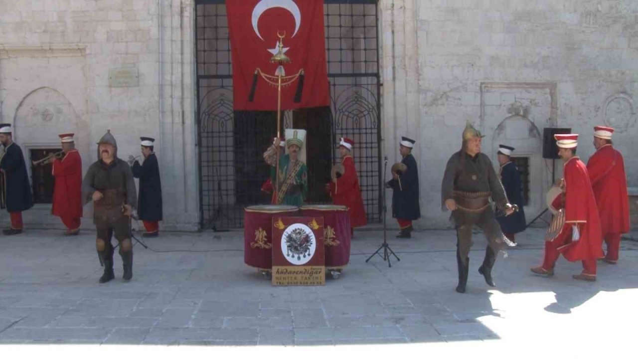 Her ayın 16’sında Yıldırım Bayezid’i anıyorlar