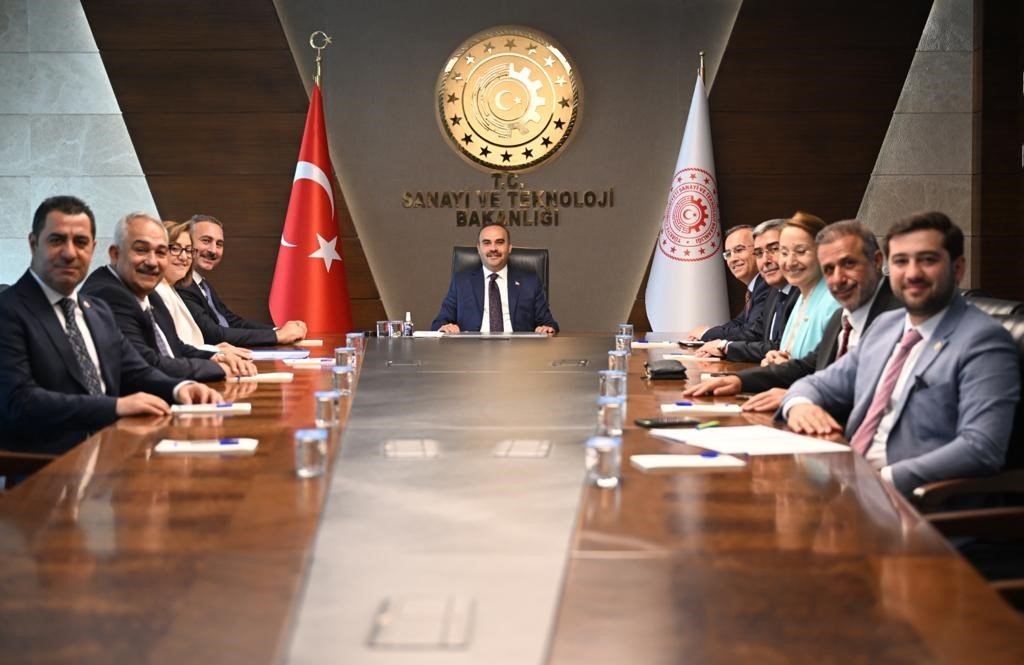 AK Parti Gaziantep heyetinden Ankara’da Bakanlarla görüştü