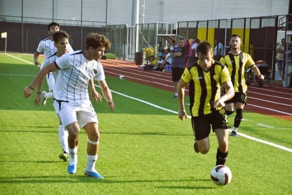 Aliağaspor FK, Manisa FK U19 takımını hazırlık maçında 4-1 yendi