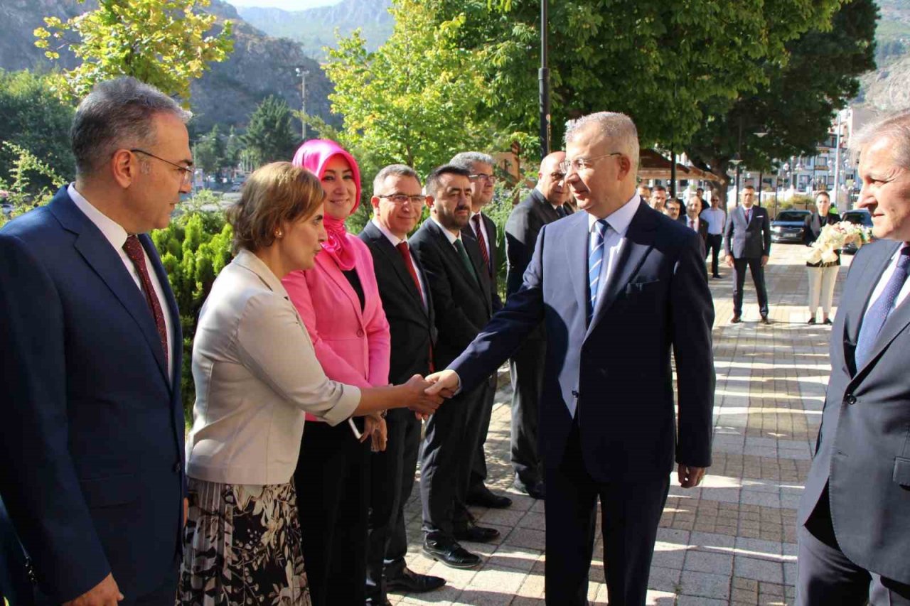 Amasya’nın yeni valisi Yılmaz Doruk görevine başladı