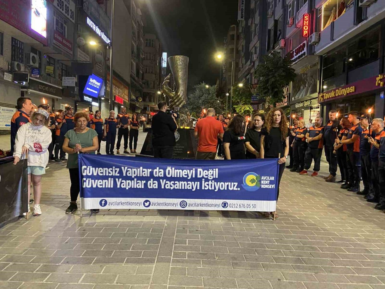 Marmara Depremi’nde hayatını kaybedenler Avcılar’da anıldı