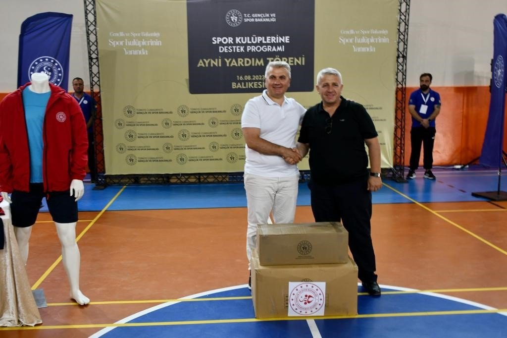 Balıkesir’de 236 spor kulübüne malzeme desteği