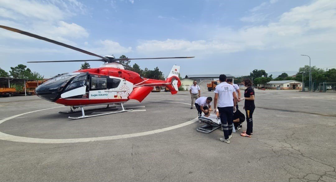 Bartın’da hasta helikopter hava ambulansıyla Ankara’ya taşındı