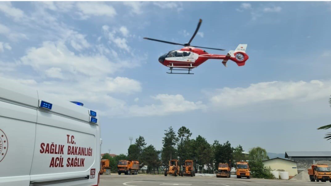 Bartın’da hasta helikopter hava ambulansıyla Ankara’ya taşındı