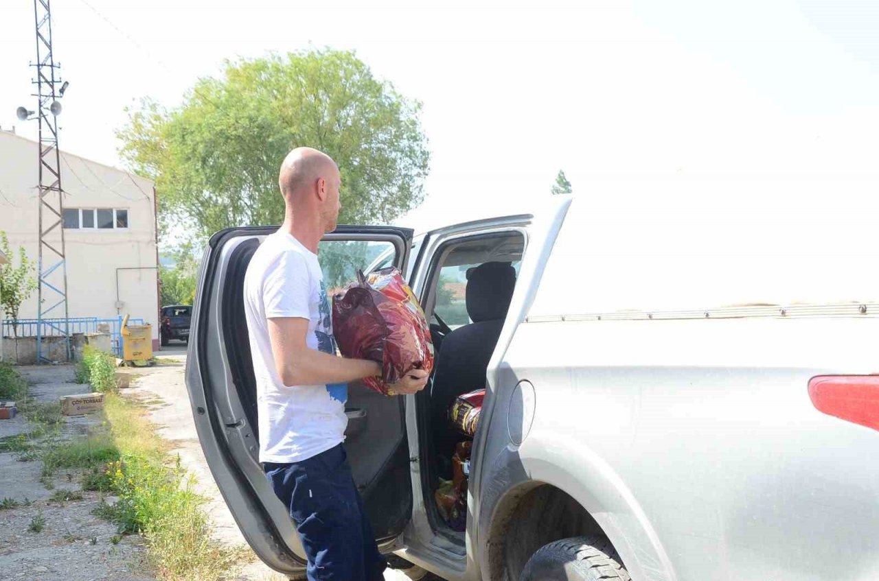 Bozüyük Belediyesi’nden kısırlaştırma yapanlara mama desteği