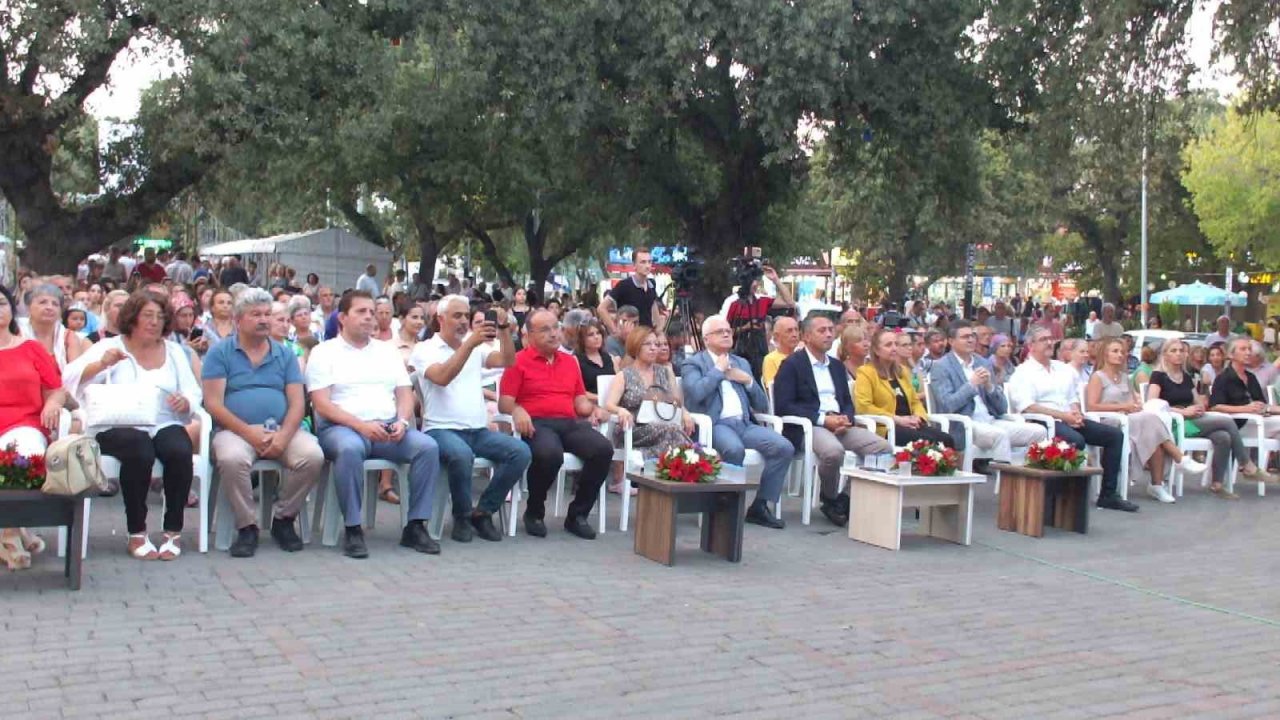 Burhaniye’de festival başladı