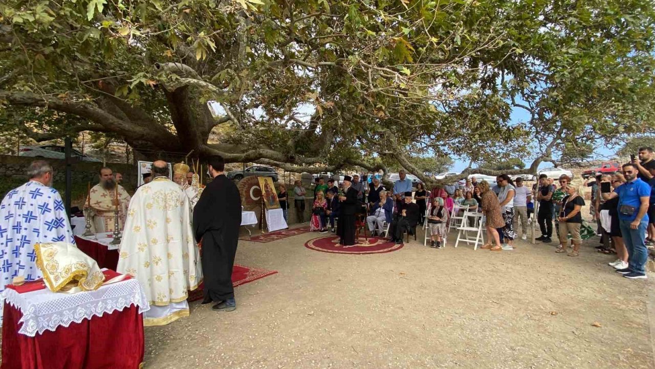 Gökçeada’da ’Meryem Ana’yı anma günü ayini’ yapıldı