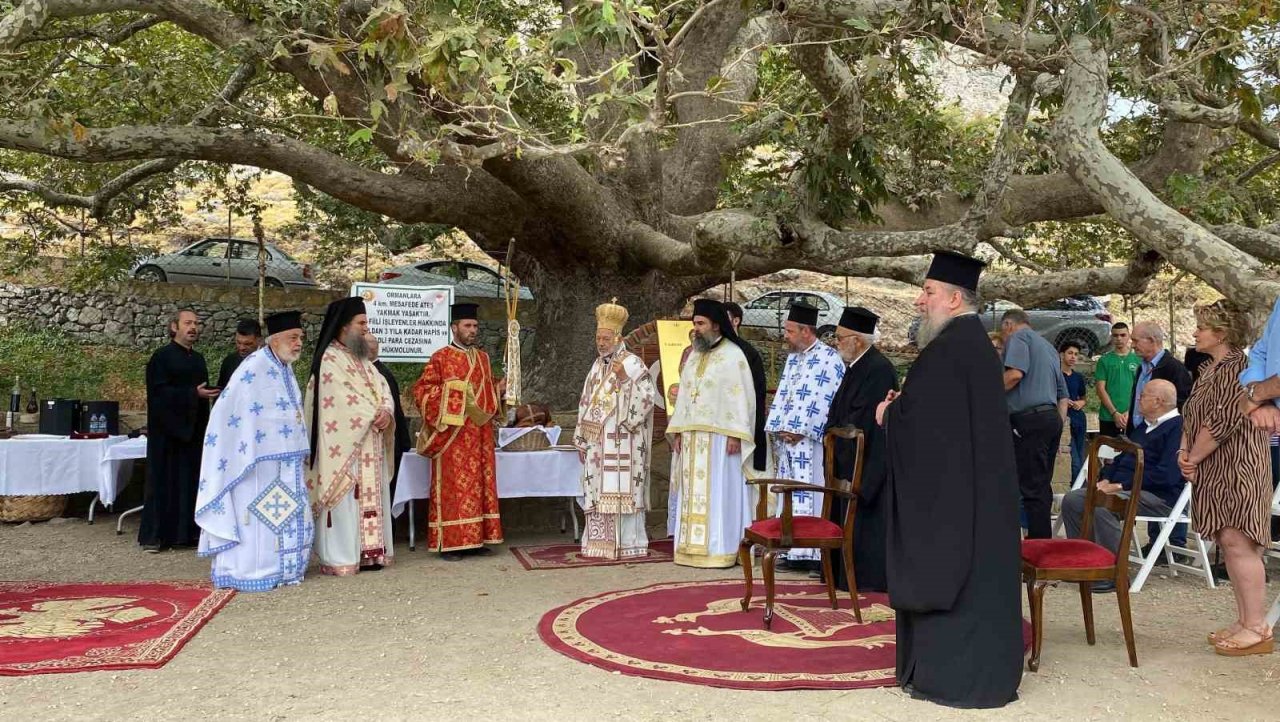 Gökçeada’da ’Meryem Ana’yı anma günü ayini’ yapıldı