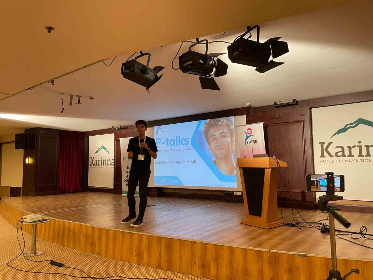 Özel yetenekli gençler deneyimlerini paylaşarak akranlarına ilham oldu