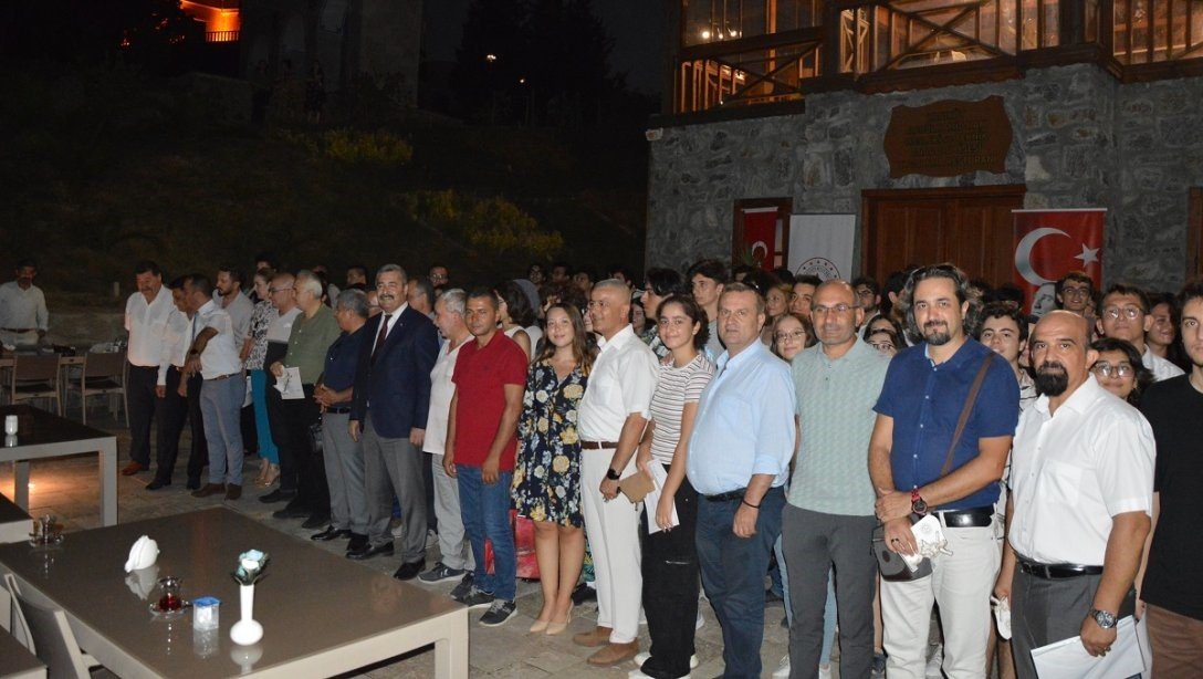 YKS’de başarılı öğrenciler ödüllendirildi